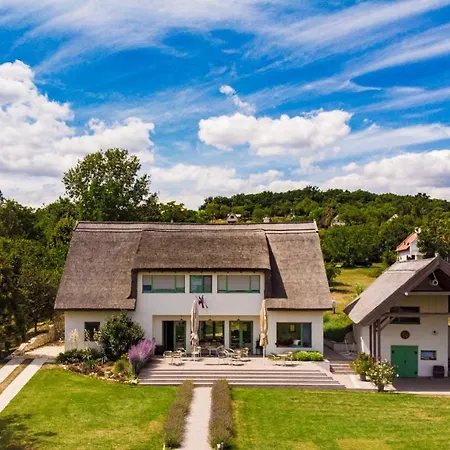 בית הארחה Fuerjes Udvarhaz 3*