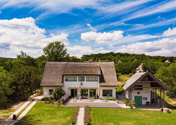 בית הארחה Fuerjes Udvarhaz 3*